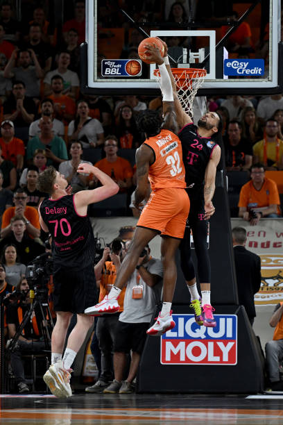 中的决定性 中的决定性